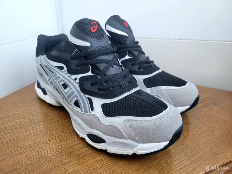 Новые мужские кроссовки Asics