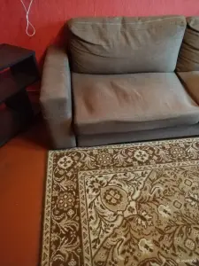 Отдам диван угловой.