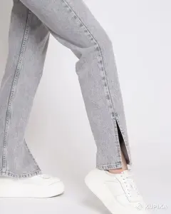 Джинсы женские