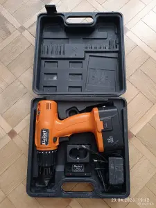 Шуруповерт Defort DCD-12N-BK Li-on 12v.
