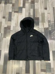 Микро пуховик Nike