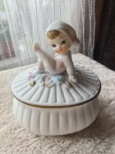 Винтажная неглазурованная шкатулка