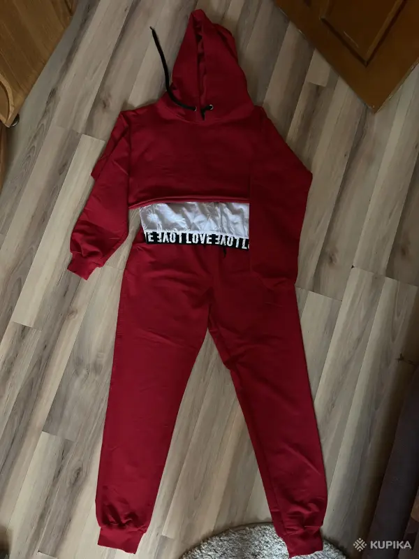 Спортивный костюм