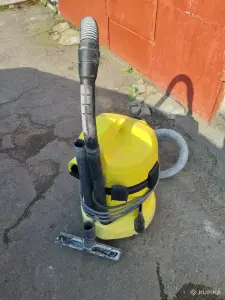 Пылесос строительный KARCHER с розеткой