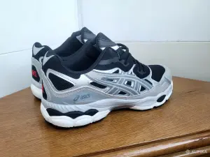 Новые мужские кроссовки Asics