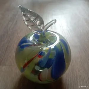 Сувенирное яблоко из стекла (ручная работа)