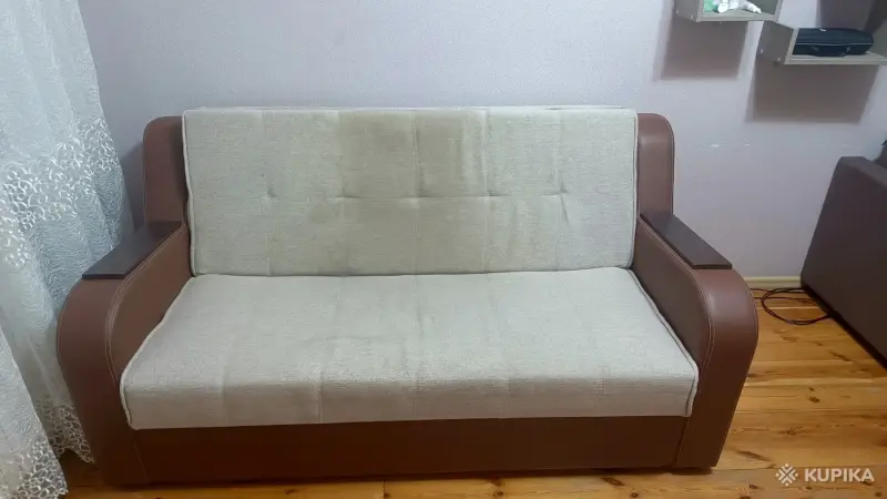 Диван