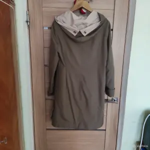 Плащ женский