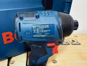 Винтовёрт Bosch gdr 18v220c. Bluetooth модуль gcy 42.