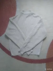 Свитер женский
