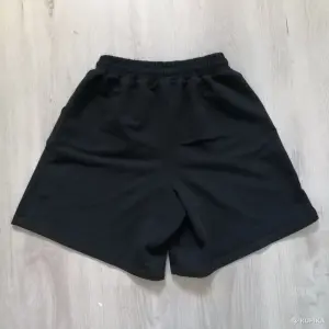Спортивные шорты