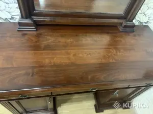Туалетный стол с зеркалом