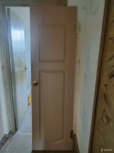 Продам двери с наличниками