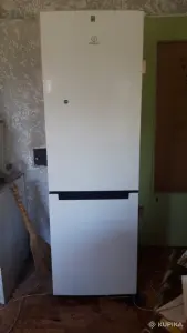 Холодильник indesit