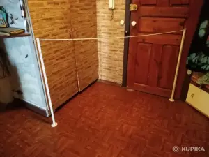 Вешалка на двух металлических стойках(1.0х1.6м)