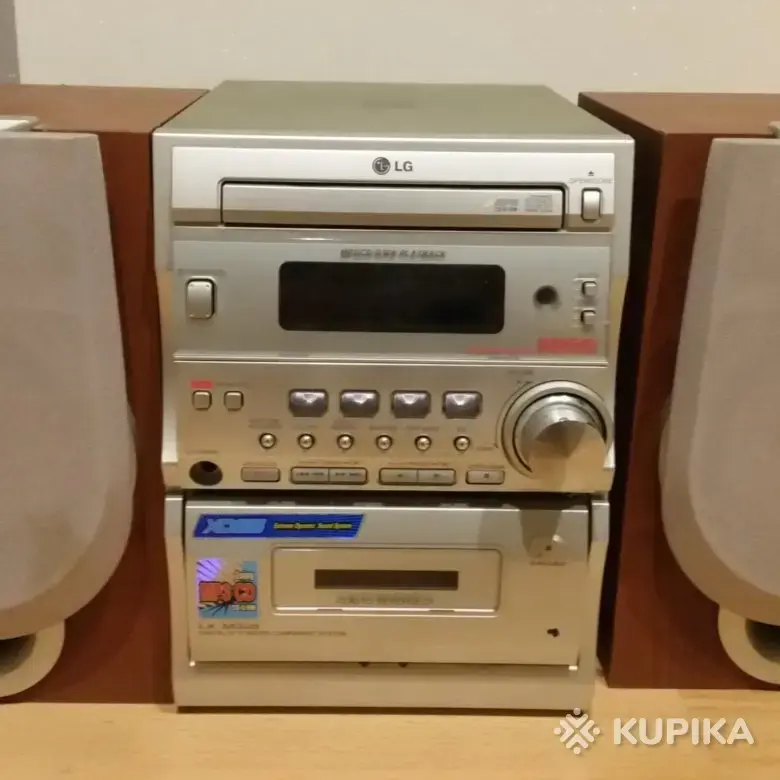 Музыкальный центр LG.