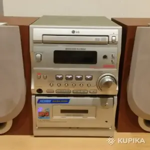 Музыкальный центр LG.