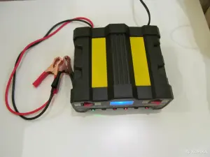 Зарядное устройство XINCHANGXIN ZL-2023 12V-12A; 24V-8A.