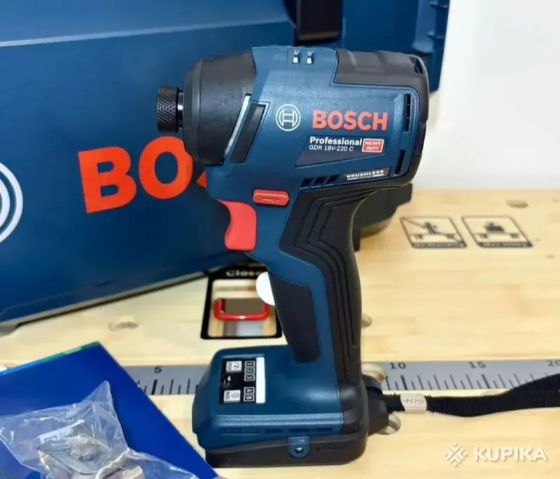 Винтовёрт Bosch gdr 18v220c. Bluetooth модуль gcy 42.