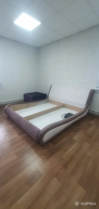 Кровать 180х195 сбельевым ящиком.