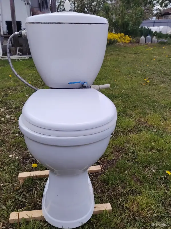 Продам Ванну, унитаз