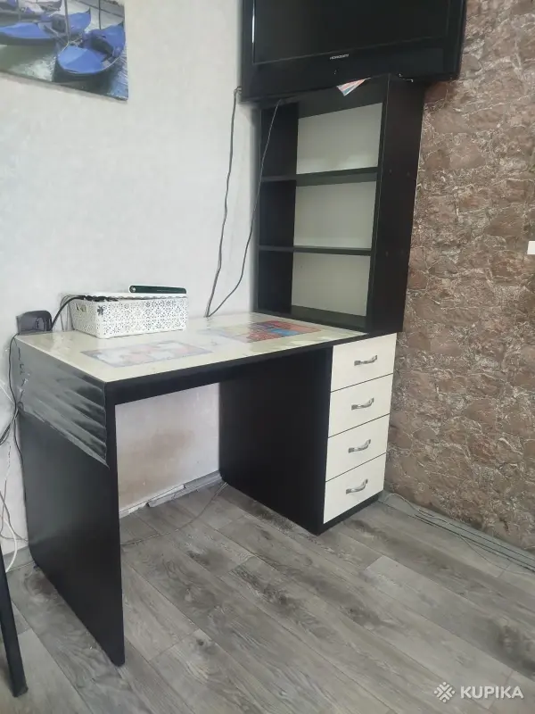 Стол