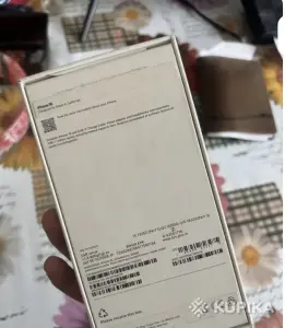 iPhone 16 ультрамарин