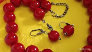 Комплект: коралловые бусы и серьги