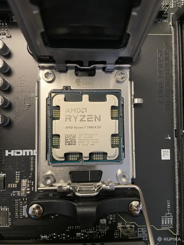 Процессор AMD Ryzen 7 7800X3D