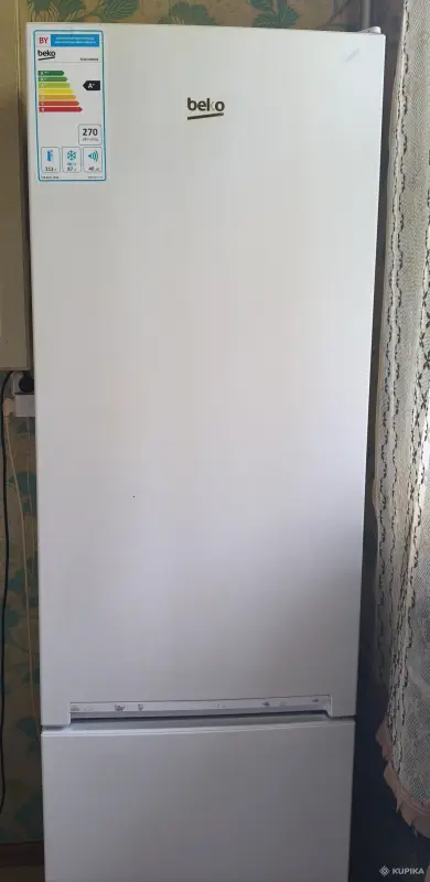 продаем Холодильник с морозильником Beko RCSK310M20W .