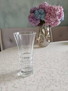 Хрустальная изящная ваза