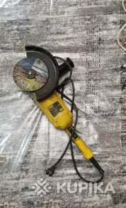 Угловая шлифмашина DeWalt DWE490
