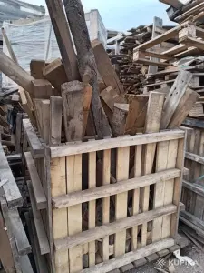 Лом деревянных поддонов на дрова