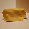 Женские аксессуары - Новая косметичка бренда L'occitane (Локситан) - Вся Беларусь - Фото 2 Новая косметичка бренда L'occitane (Локситан) - Вся Беларусь - 254986 - Доска объявлений Kupika.by - Фото 2
