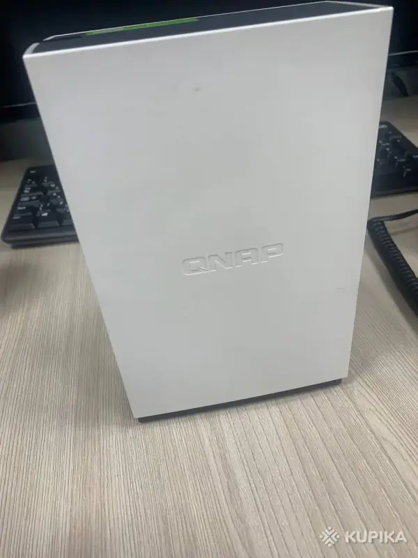Продам сетевое хранилище QNAP D1