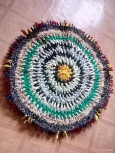 Коврик вязаный
