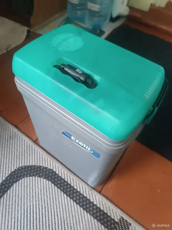 Автомобильный холодильник Electro Kuhlbox E 15 от прикуривателя