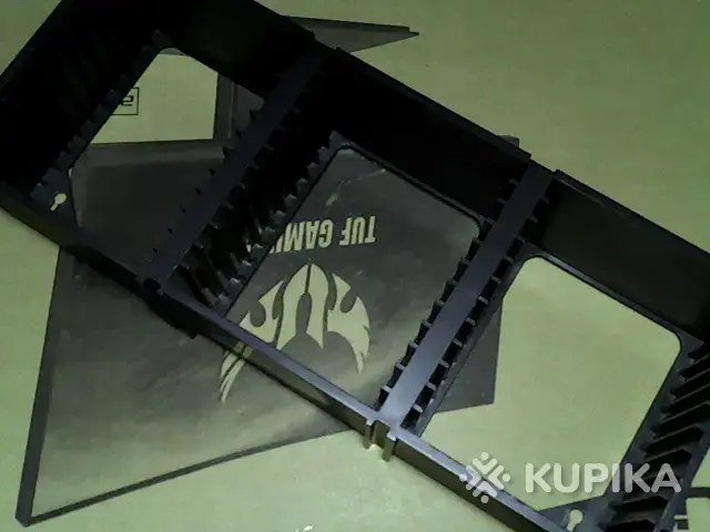 Настенная полка для 36 CD