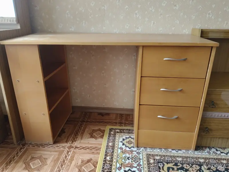 Письменный стол