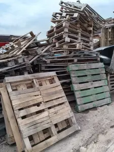Лом деревянных поддонов на дрова
