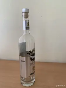 Бутылка пустая от водки