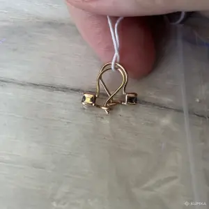 Золотые серьги с топазами