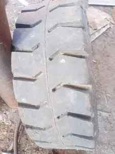 Шина погрузчика