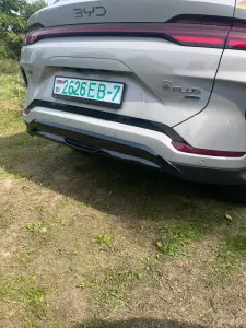 Защита заднего бампера (антихром накладка) BYD Song Plus 2025 — черный глянец, скотч 3M