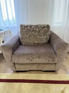 Диван с креслом