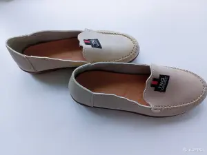 Женские мокасины
