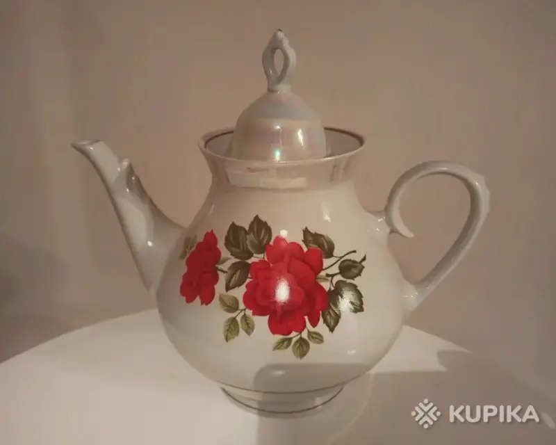Чайник перламутровый фарфор 2 л. Винтаж.