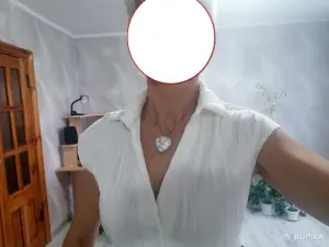 Кулоны с природным говлитом.