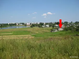 Продам жилой кирпичный дом на берегу озера (1-береговая линия).