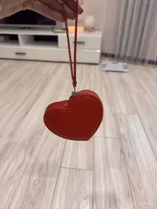 Сумка микро красная женская сердечко